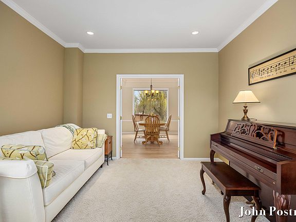 5th image of 1260 Farnsworth Ave SE
