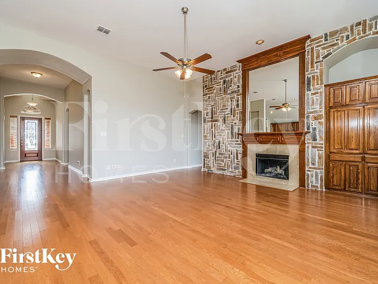 4301 Palmer Dr — Photo 9