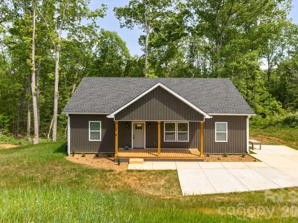 1475 32nd St SW, Hickory, NC 28602