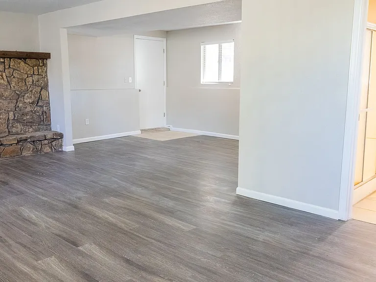5418 Alta Loma Rd — Photo 24