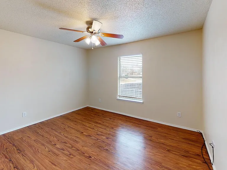8101 Flowertree Dr — Photo 9