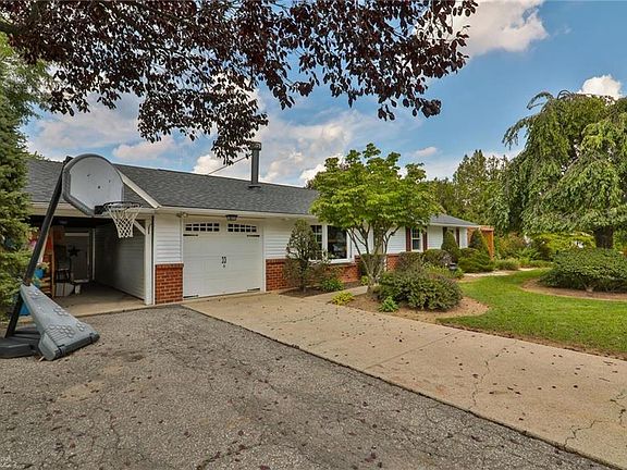 3rd image of 5410 Oswego Dr