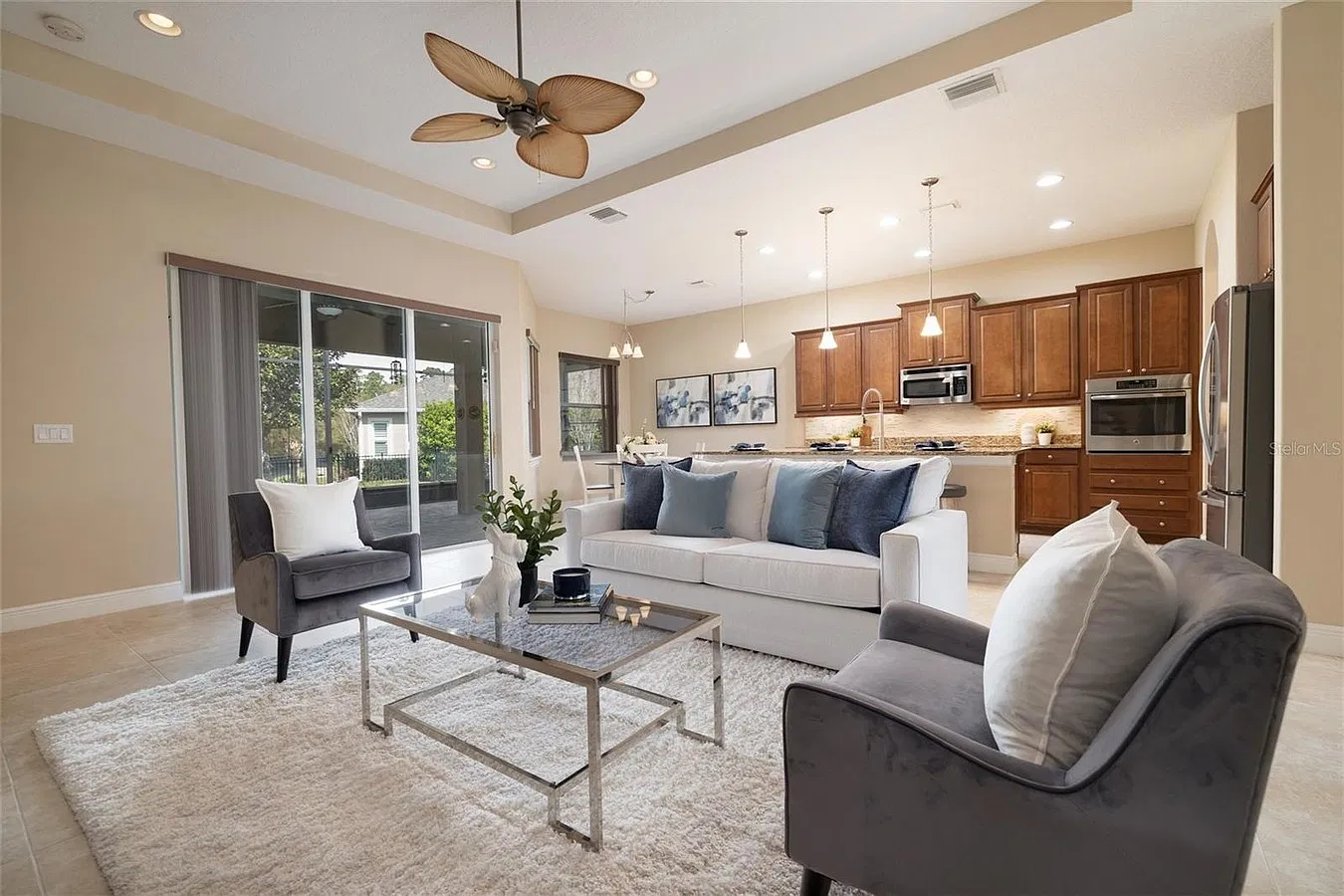 3 bed, 2.5 bath, 2024 sqft, $2,900 — Photo 2