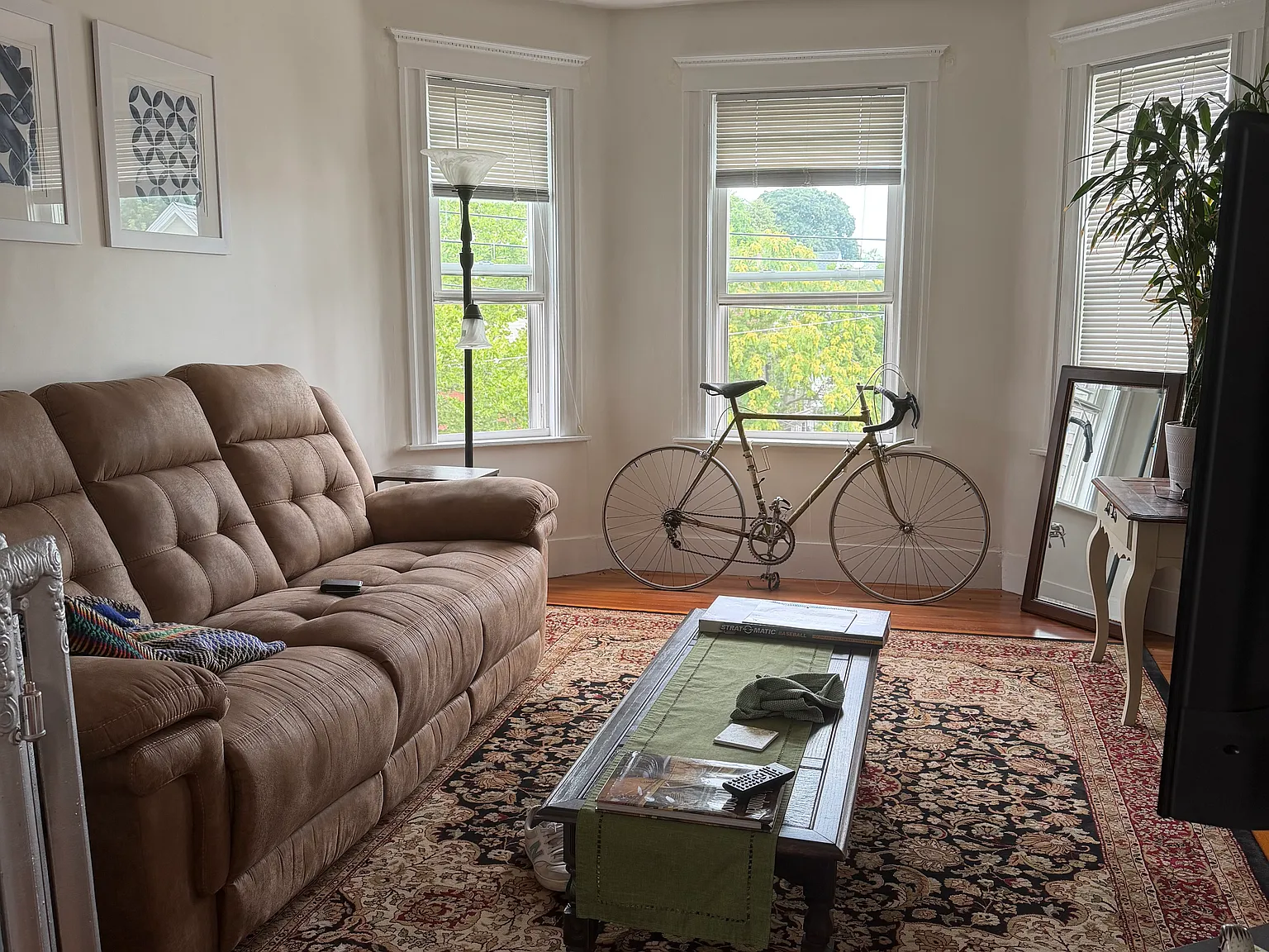 2 bed, 1000 sqft, $3,000 — Photo 4