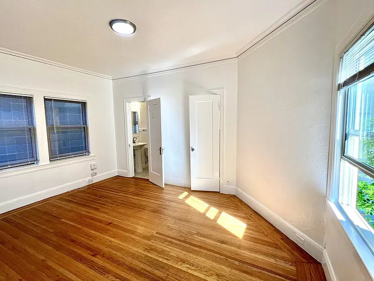 118 Athol Ave #103 — Photo 7