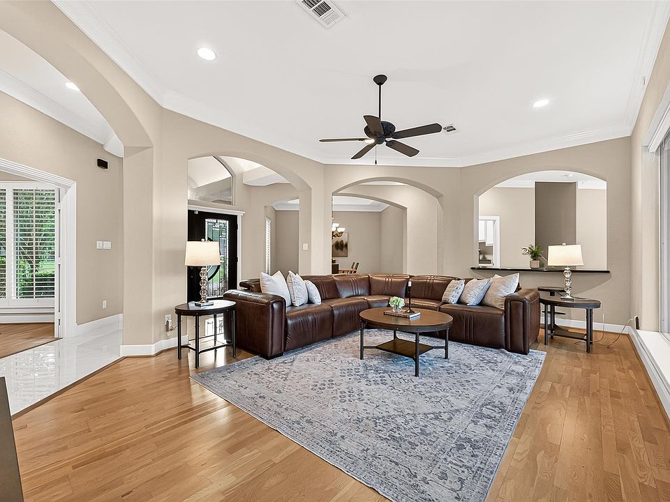 1st image of 22 Stonegate Park Ct