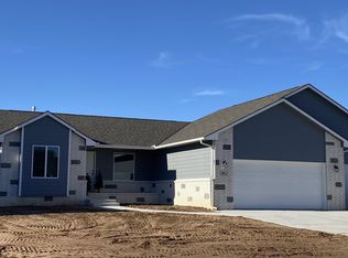 897 N Cloverleaf St, Goddard, KS 67052