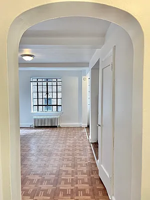 Rented by Nest Seekers International | media 7