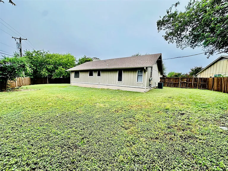 1611 Onion Creek Village Dr #A — Photo 30