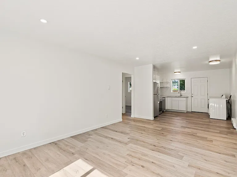 4751 NE 99th Ave #3 — Photo 8