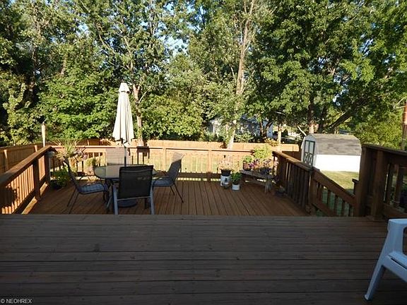 2nd image of 404 Hiwood Ave