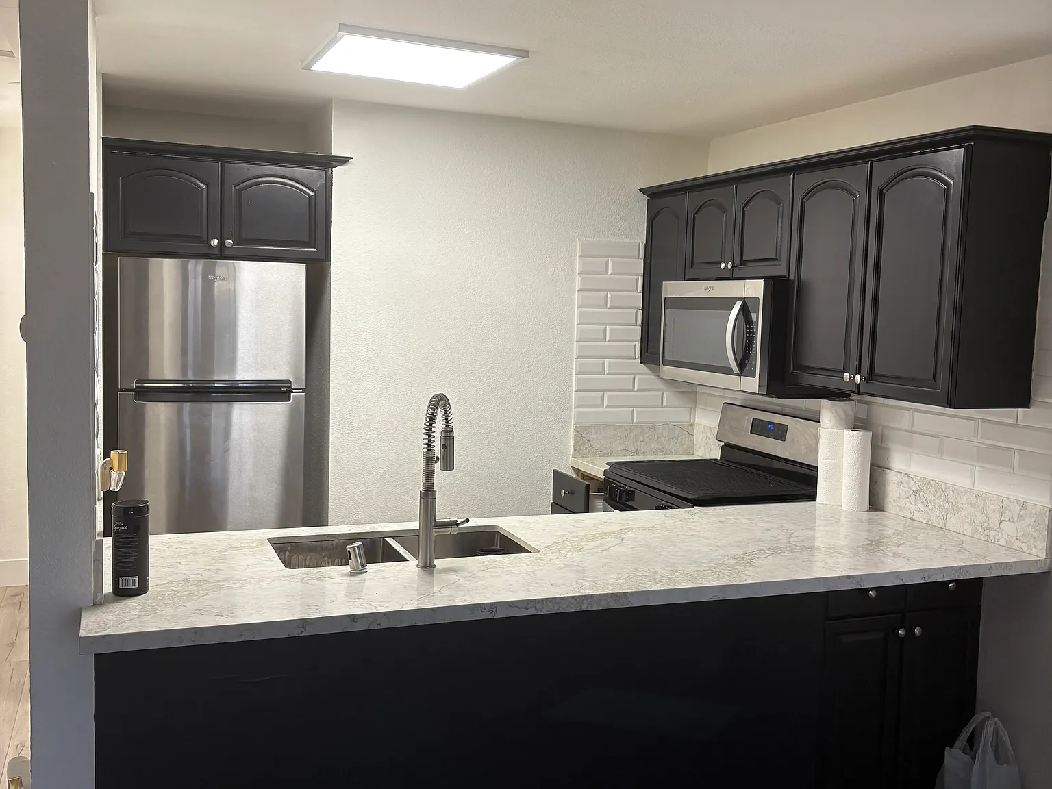 3 bed, 810 sqft, $2,800 — Photo 2