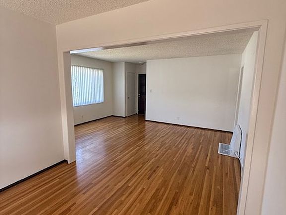 4th image of 4133 Iroquois Ave