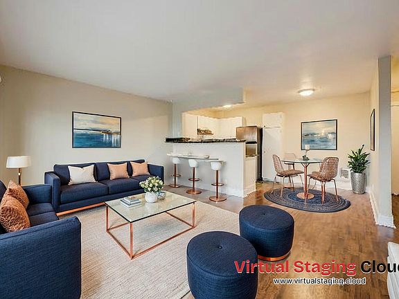 3rd image of 601 Melrose Ave E