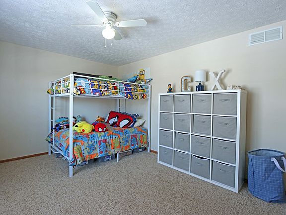 4th image of 4498 Clayburn Dr W