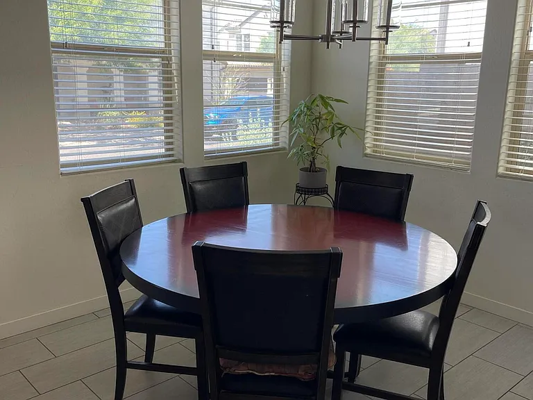 2382 W Gloria Ln — Photo 7