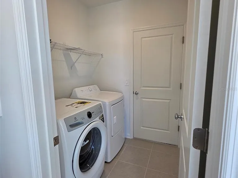 3382 Alexander Dr — Photo 4