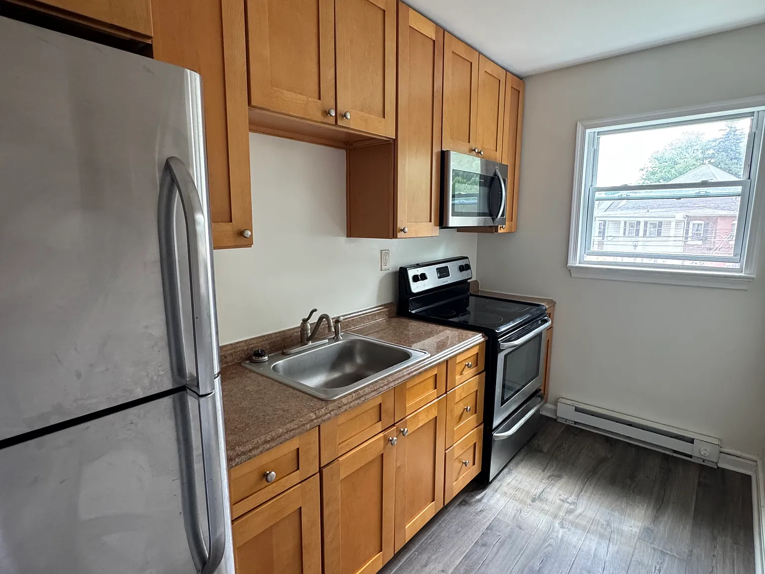 2 bed, $1,300 — Photo 2