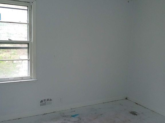 4th image of 2313 W Horne Ave