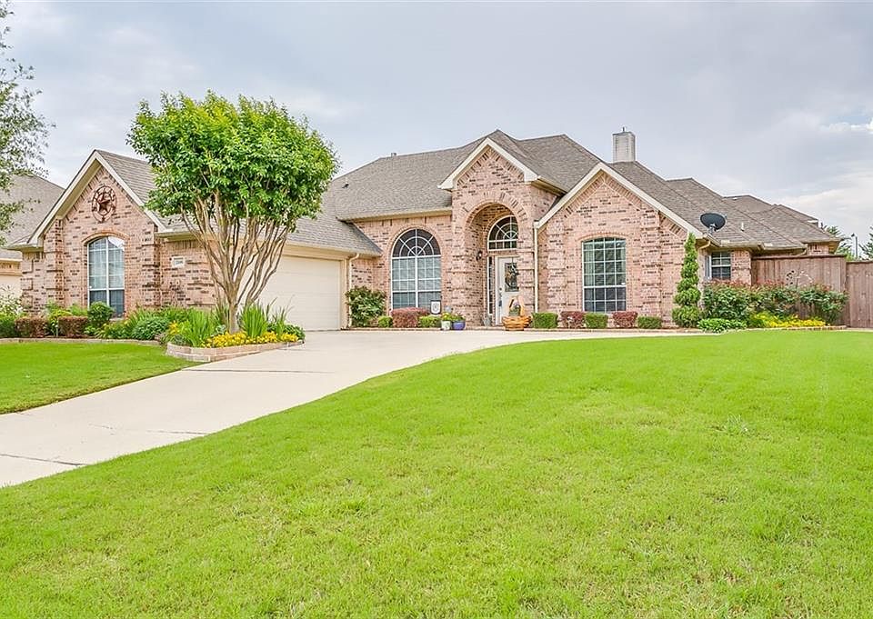 1st image of 2506 Greenbriar Dr