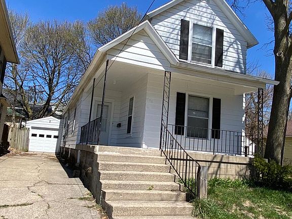 2nd image of 405 Carrier St NE