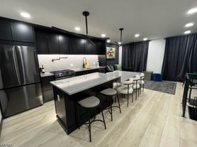 20 Augusta Dr, Vernon, NJ