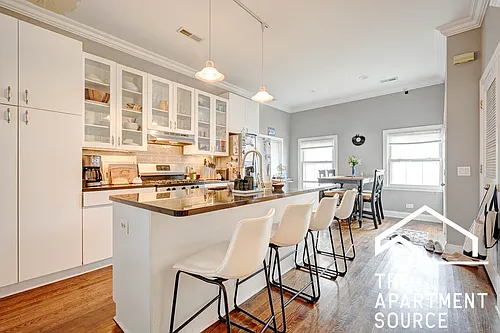 1341 W Fletcher St #COACH HOUSE Photo 1 1341 W Fletcher St #COACH HOUSE Photo 1