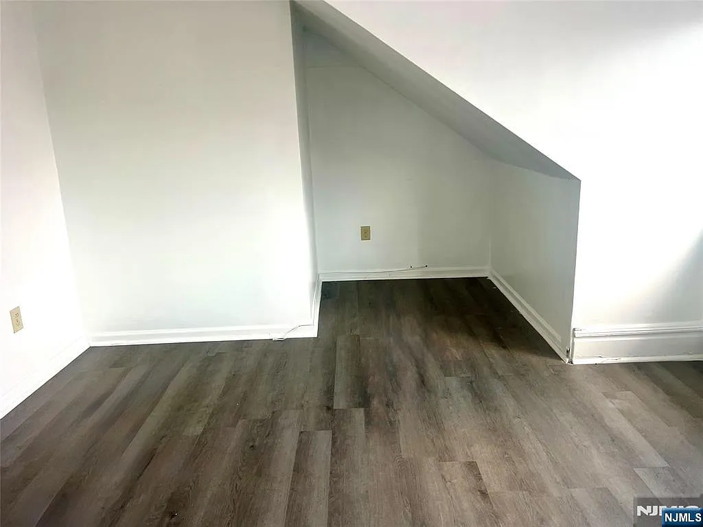 1 bed, 1.0 bath, $1,750 — Photo 3