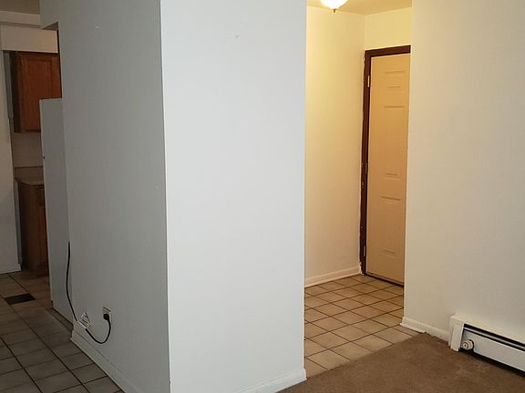5th image of 13717 S Stewart Ave APT 1E