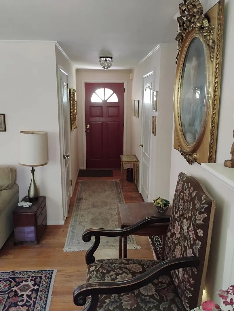 Spacious Furnished 3-4 Bedroom Home Near Dartmouth — Photo 4