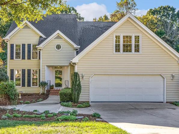 407 Kettlebridge Dr, Cary, NC 27511