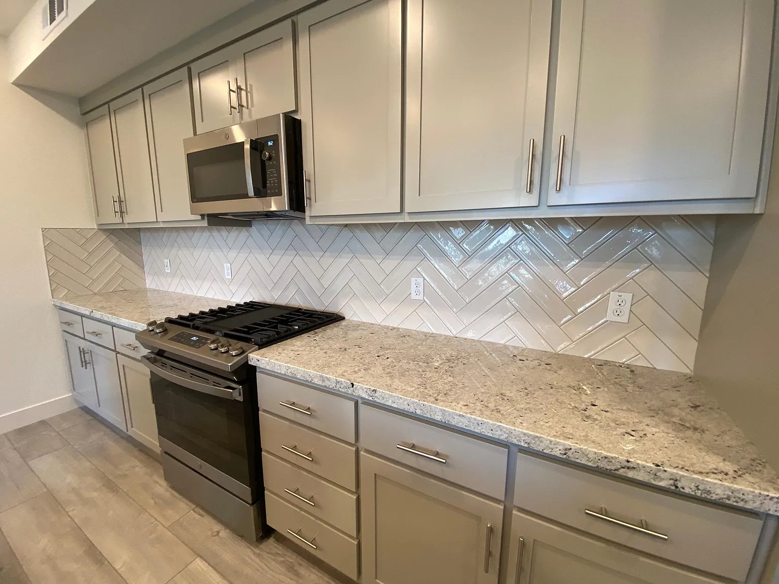 3893 Quantum Rd — Photo 4