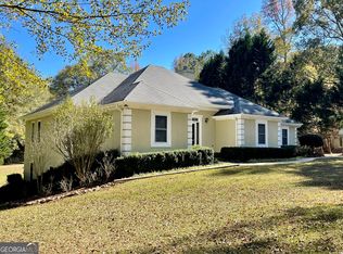140 Hideaway Dr, Fayetteville, GA 30215