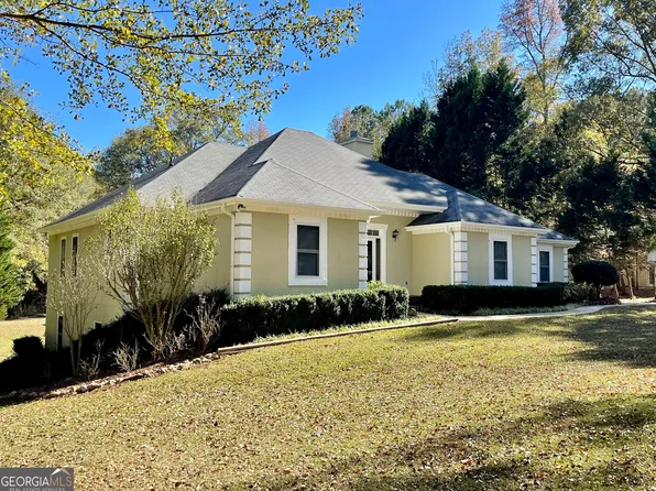 140 Hideaway Dr, Fayetteville, GA 30215