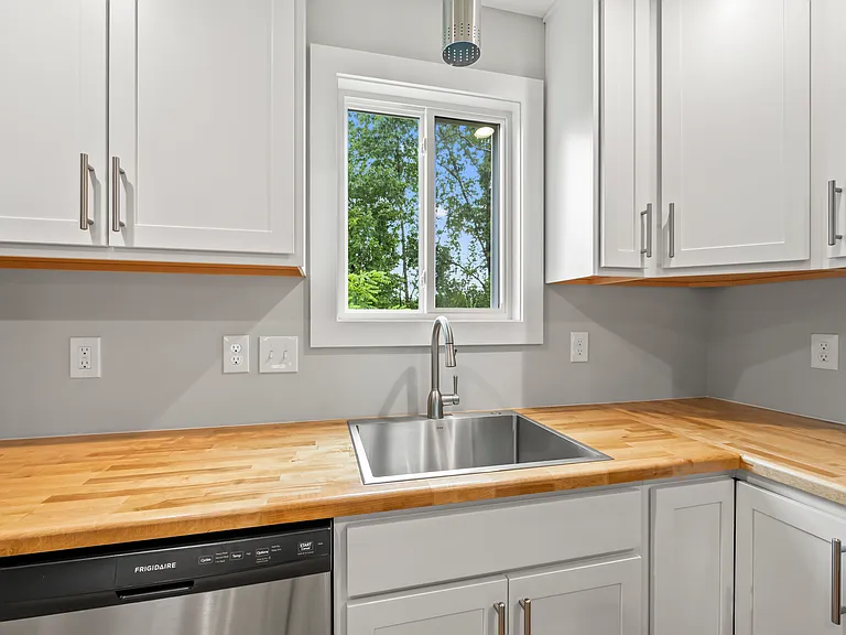 107 Lager Ln — Photo 4