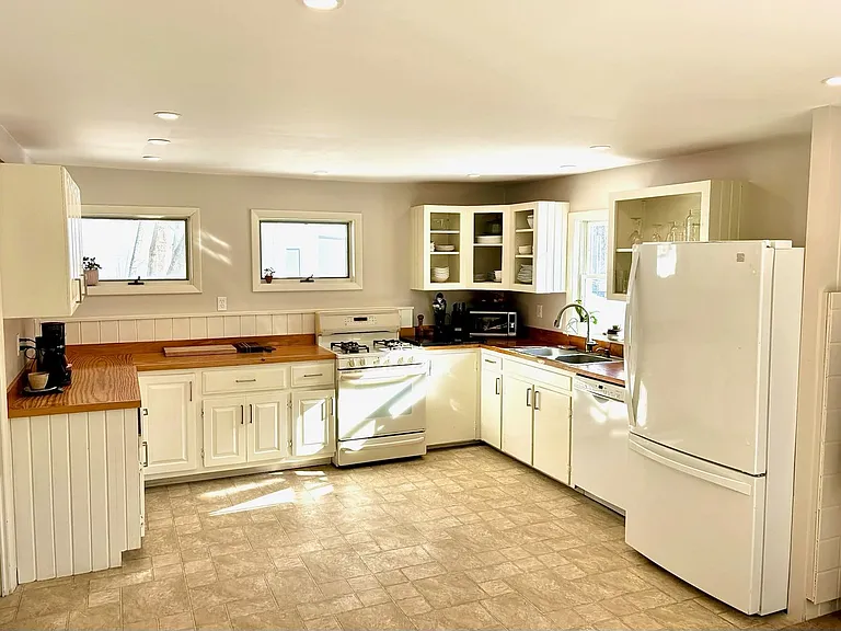 391 Canton Rd — Photo 9
