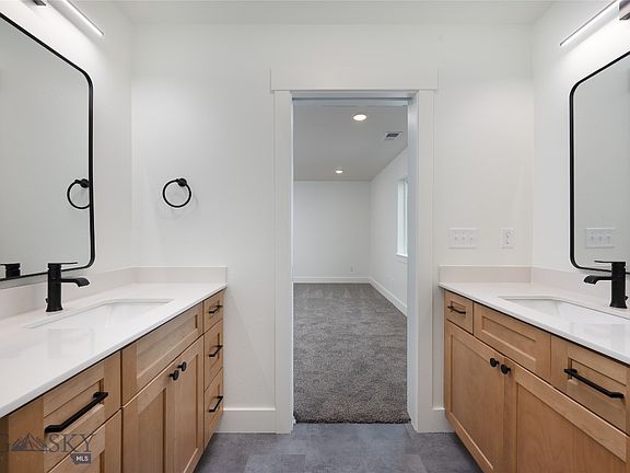 5th image of 502 Lacey Ln #A