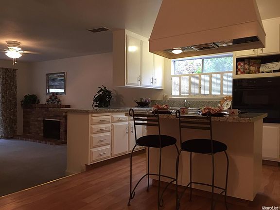 3rd image of 8340 Lake Forest Dr