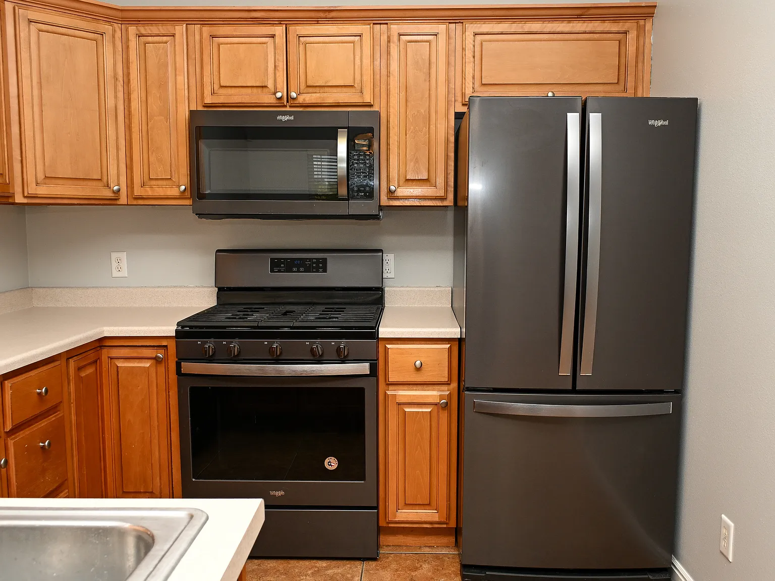 3 bed, 2.5 bath, 1350 sqft, $1,700 — Photo 4