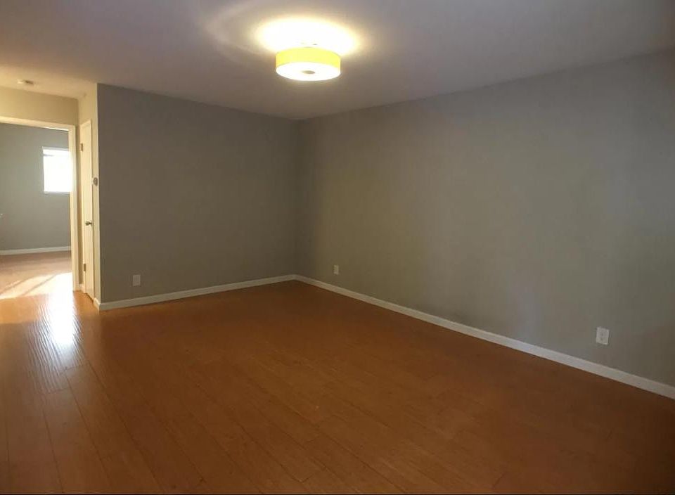1st image of 994 Westlynn Way #X
