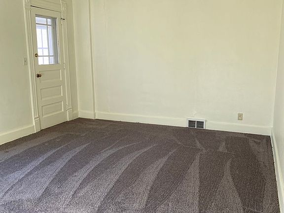 5th image of 1347 Center Ave