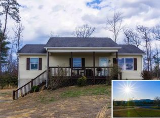 52 Misty Woods Ln, Hendersonville, NC 28792