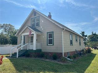 8 W John Adams Ave, Altamont, IL 62411