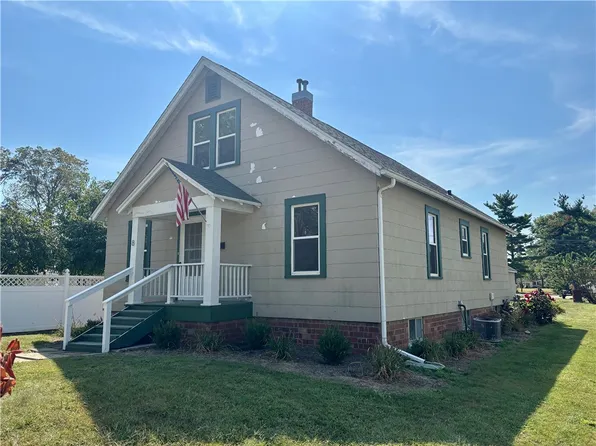 8 W John Adams Ave, Altamont, IL 62411
