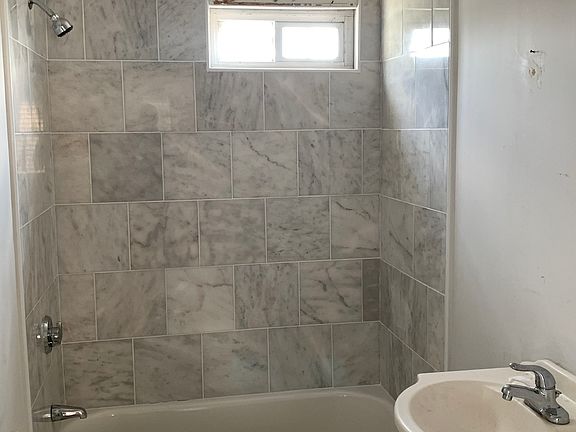 4th image of 289 Friendship St #2