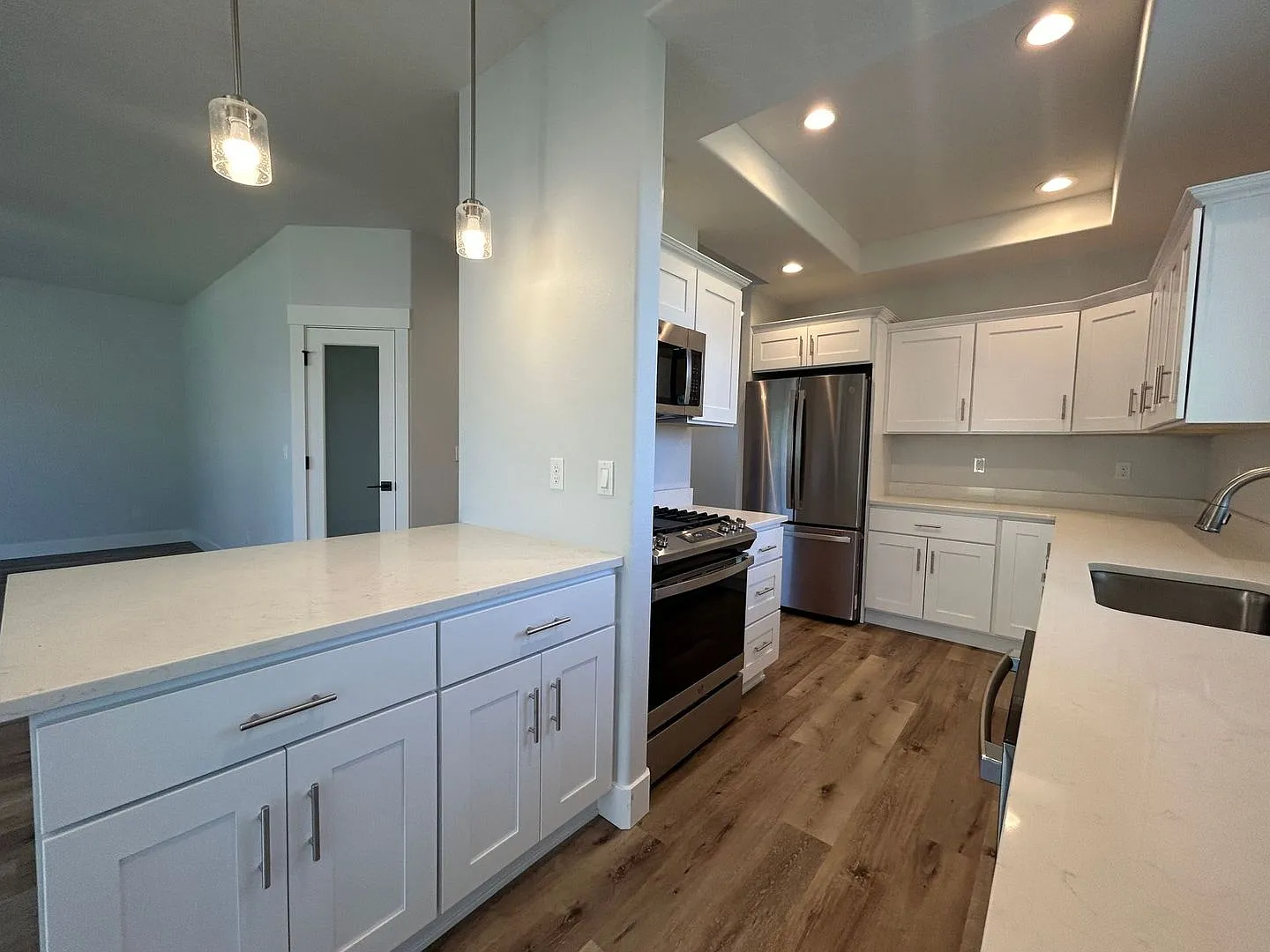 3 Bed, 2.5 Bath Townhouse/Duplex - Modern Living in a Great Location! — Photo 3
