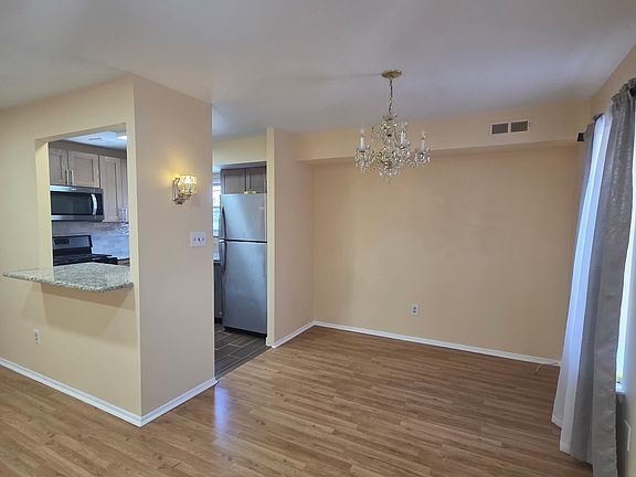 5th image of 1724 Rachael St #B