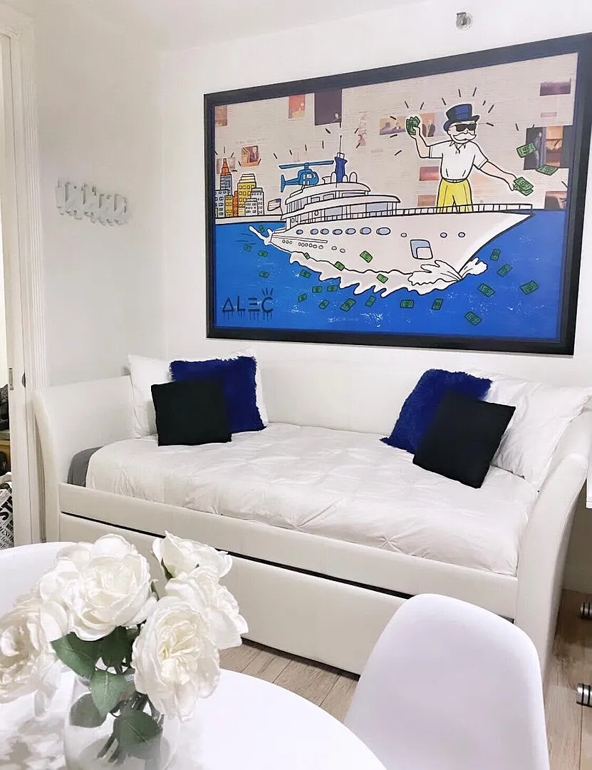 Best Deal! 2 Bedroom Modern Beachfront By Yourent! — Photo 1