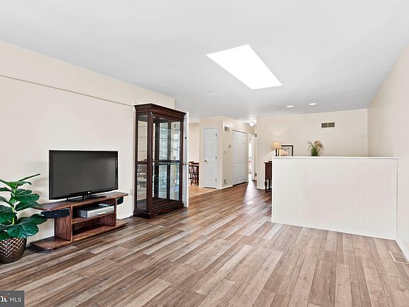 4th image of 419 Dogwood Ct
