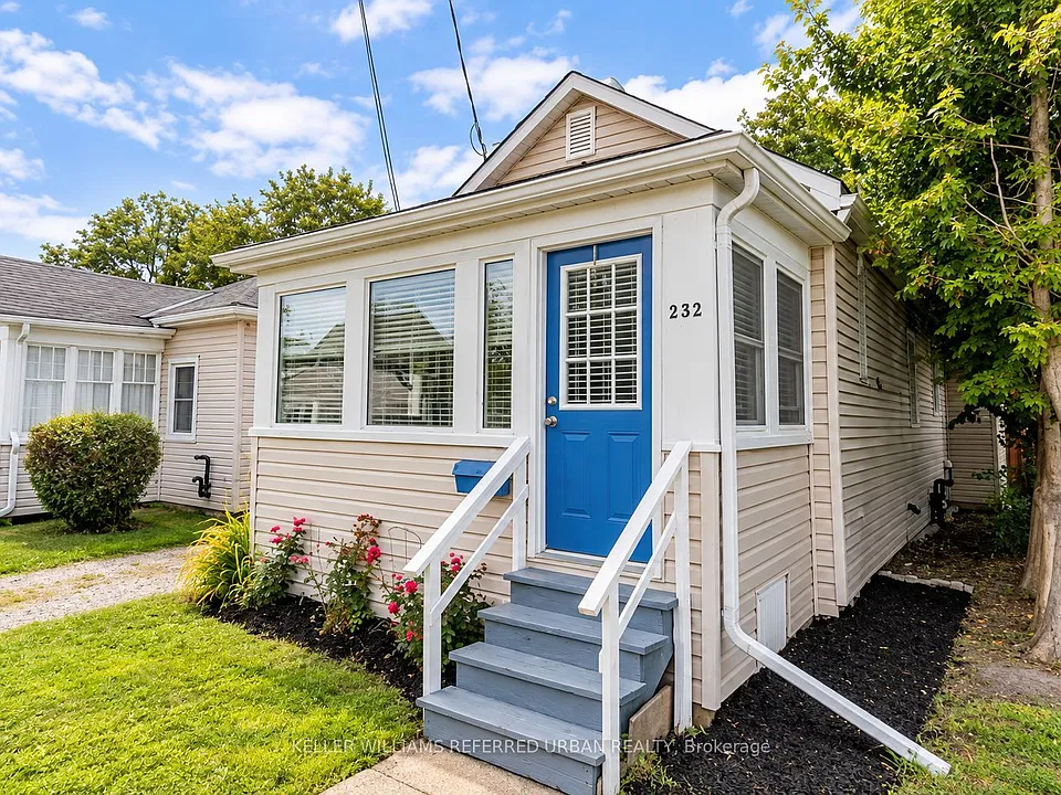 232 University Ave W